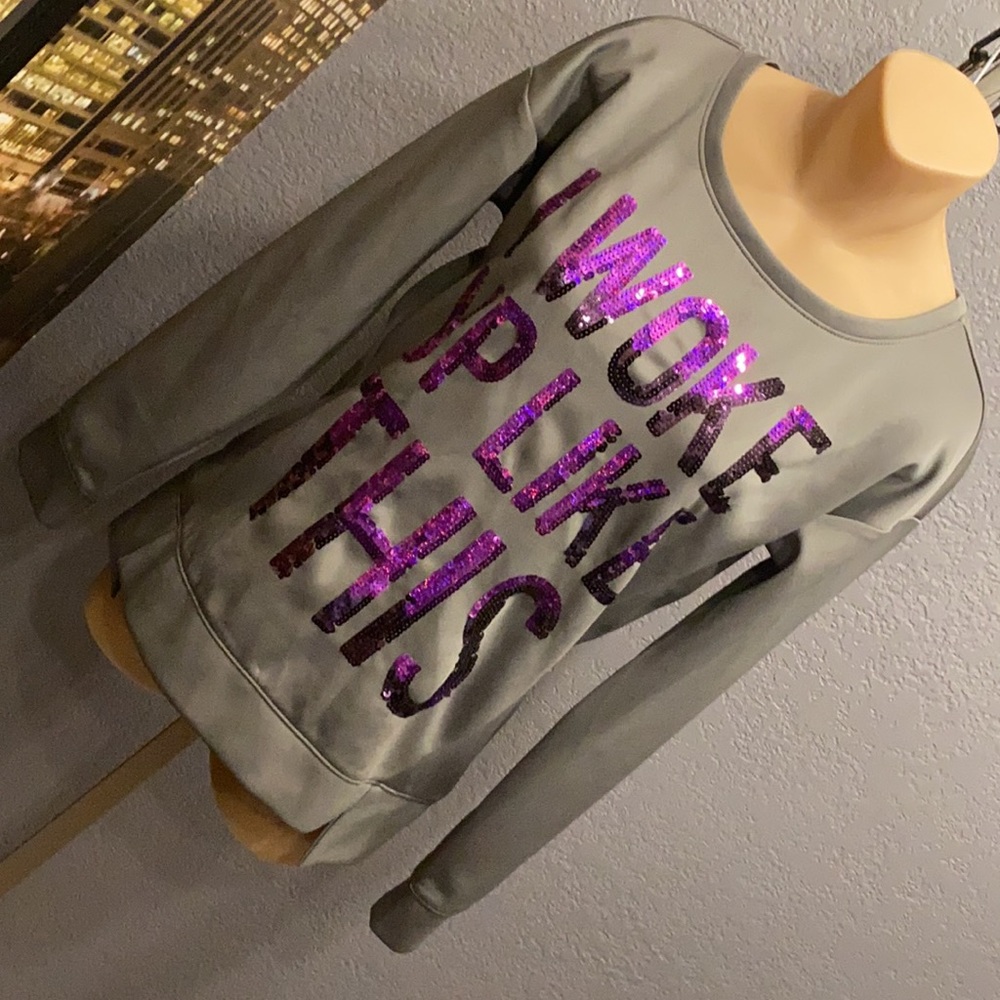 M - JUICY COUTURE - sequin I WOKE UP LIKE THIS grey / purple sweater - Picture 16 of 16